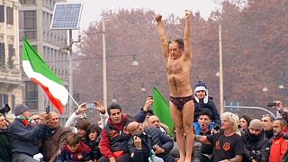 New Year's day dip in freezing water - Video