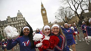 Parada de Ano Novo anima Londres