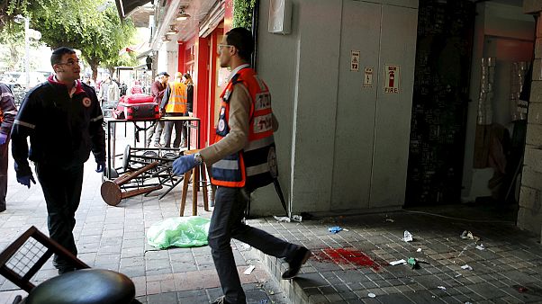 Tel Aviv: Israelischer Araber erschießt zwei Barbesucher Tel Aviv: Israelischer Araber erschießt zwei Barbesucher