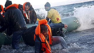 Nuovi sbarchi di migranti sull'isola greca di Lesbo