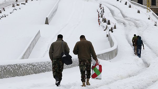 Hóval borított sátrakban élnek a szíriai menekültek Libanonban Hóval borított sátrakban élnek a szíriai menekültek Libanonban