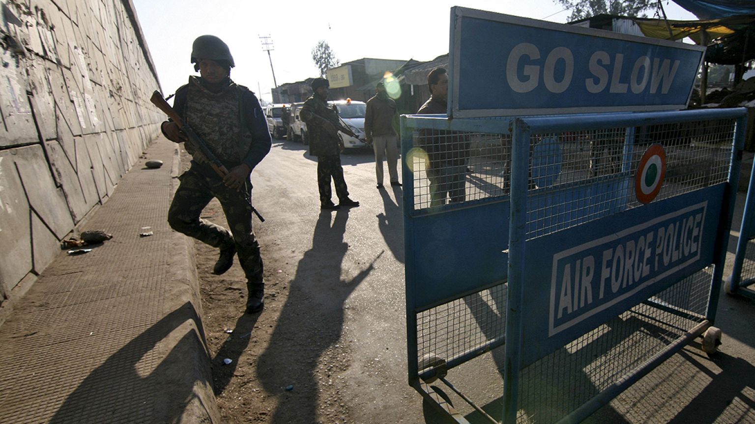 India: attacco islamista contro base militare indiana