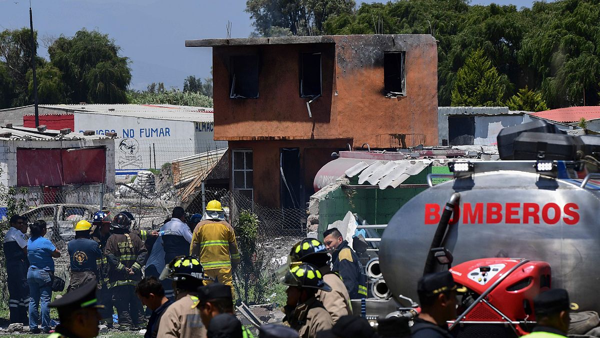 Image: MEXICO-MARKET-FIREWORKS-BLAST
