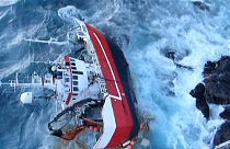 Küzdelem egy halászhajó legénységéért a Norvég-tengeren