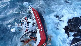 Noruega: Salvamento dramático de pescadores de arrastão
