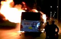 China: Polícia detém suspeito de incendiar autocarro de passageiros