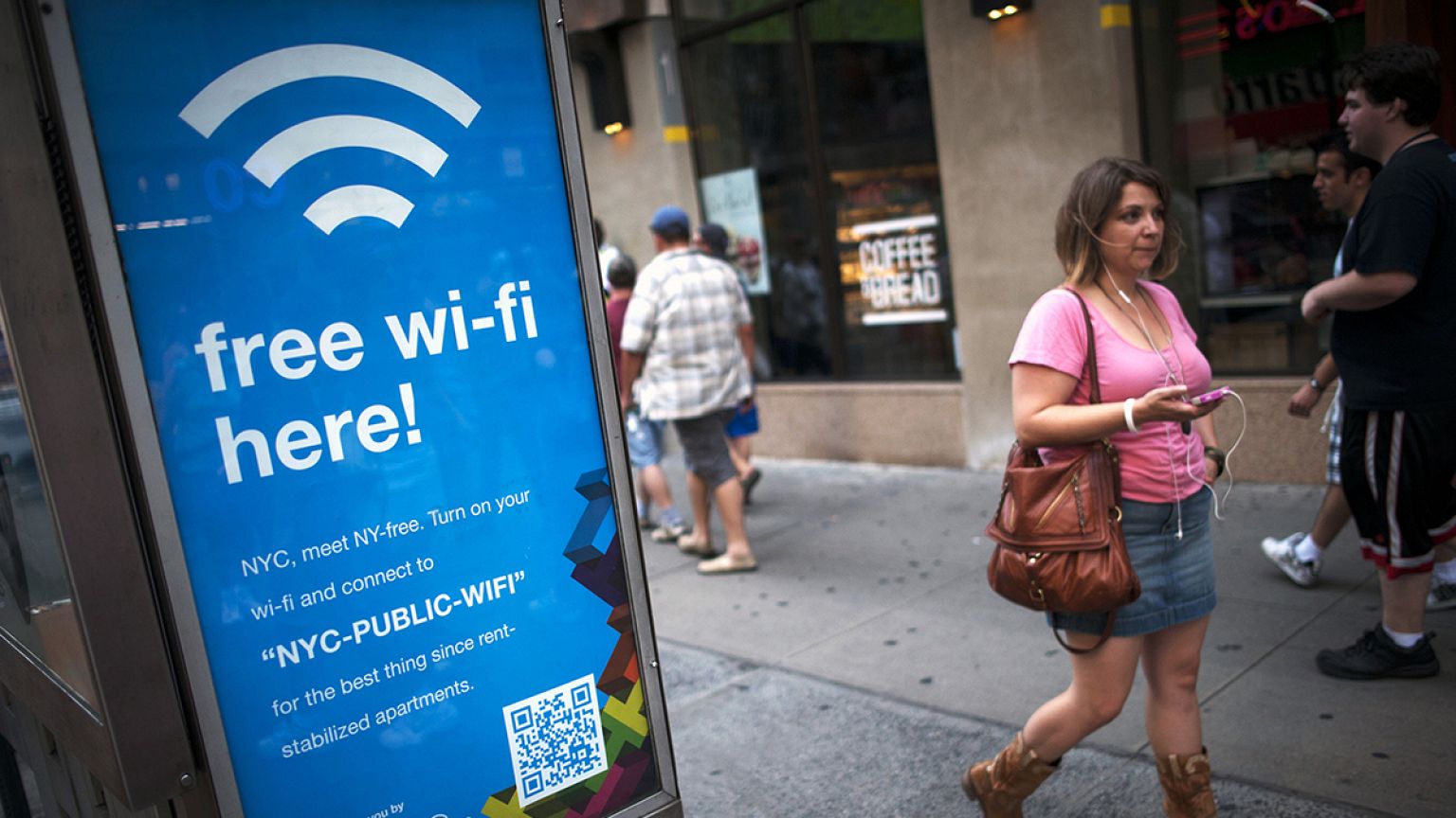 Wi-Fi kiosks to replace dormant payphones in New York