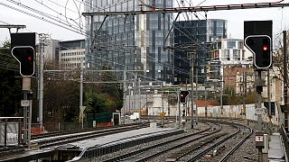 Megkezdődött a belga vasutassztrájk - a szakszervezetek szerint 6 ezer vasutas munkája van veszélyben a kiadáscsökkentési tervek miatt