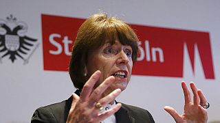 Köln Belediye Başkanı'nın 'kadınlar bir kol uzaklığı mesafede dursun' önerisi infial yarattı