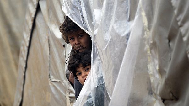 Siria: vento e neve si abbattono sui campi profughi Siria: vento e neve si abbattono sui campi profughi