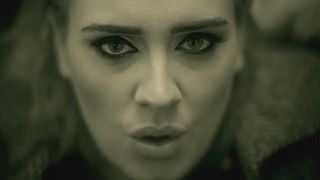 "25" von Adele stürmt weltweit die Charts