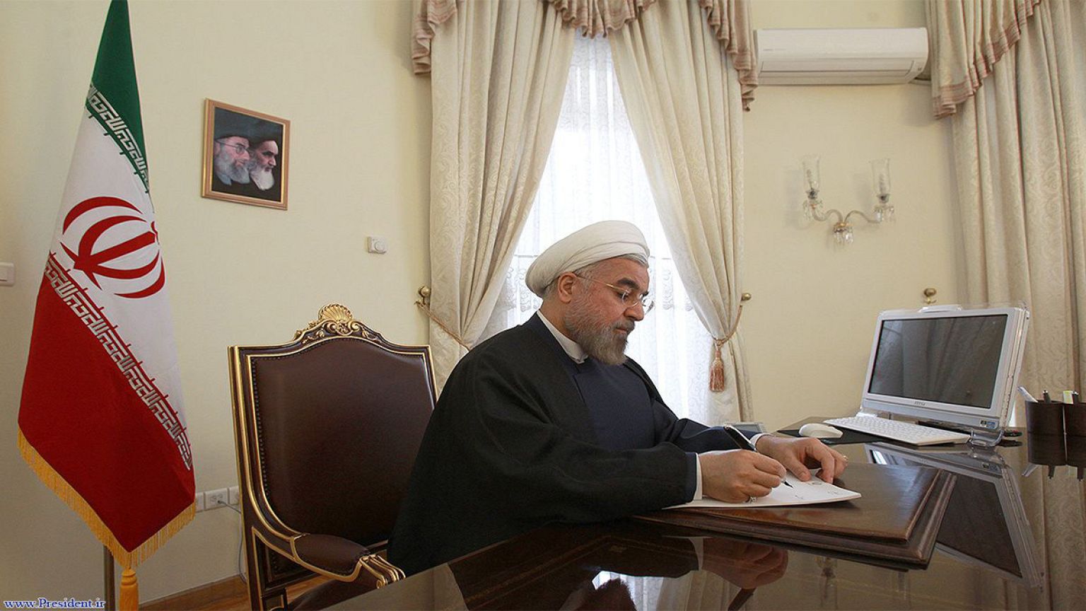 روحانی خواهان رسیدگی فوری به پرونده حمله به سفارت و کنسولگری عربستان شد