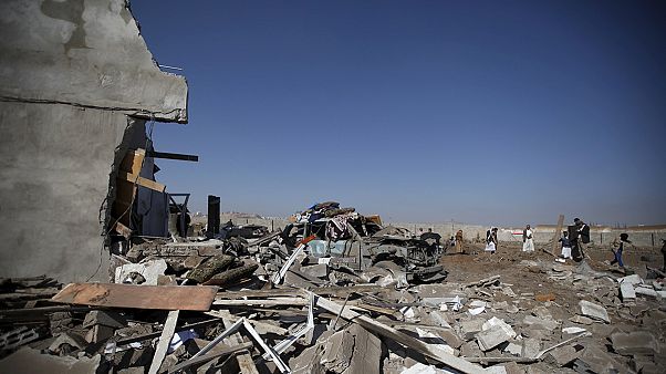 Saudi-Arabien intensiviert Luftangriffe im Jemen wieder Saudi-Arabien intensiviert Luftangriffe im Jemen wieder