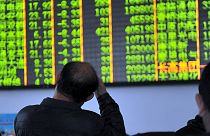 Borsa, contrattazioni sospese in Cina per eccesso di ribasso