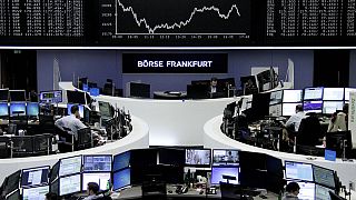 Европейские биржи открылись падением