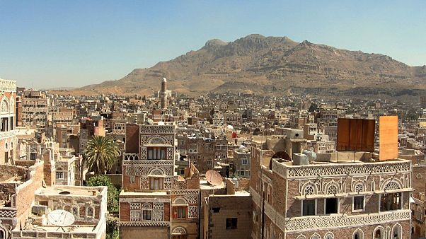 L'Iran accusa: "L'Arabia Saudita ha bombardato la nostra ambasciata nello Yemen" L'Iran accusa: "L'Arabia Saudita ha bombardato la nostra ambasciata nello Yemen"