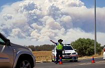 Bushfires destroy town in Western Australia