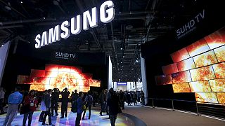Samsung 2016'ya kârını artırarak girdi
