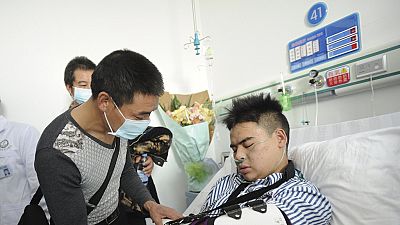 En Chine, un hôpital est détruit avec des gens à l'intérieur