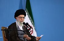 رهبر ایران: حتی کسانی که نظام را قبول ندارند در انتخابات شرکت کنند