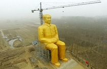 Çin'de tartışmalar yaratan Mao heykeli yıkıldı