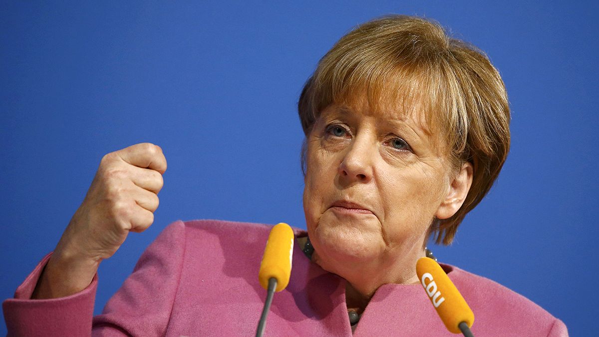 A menekültek kiutasításának könnyítését kezdeményezi Angela Merkel