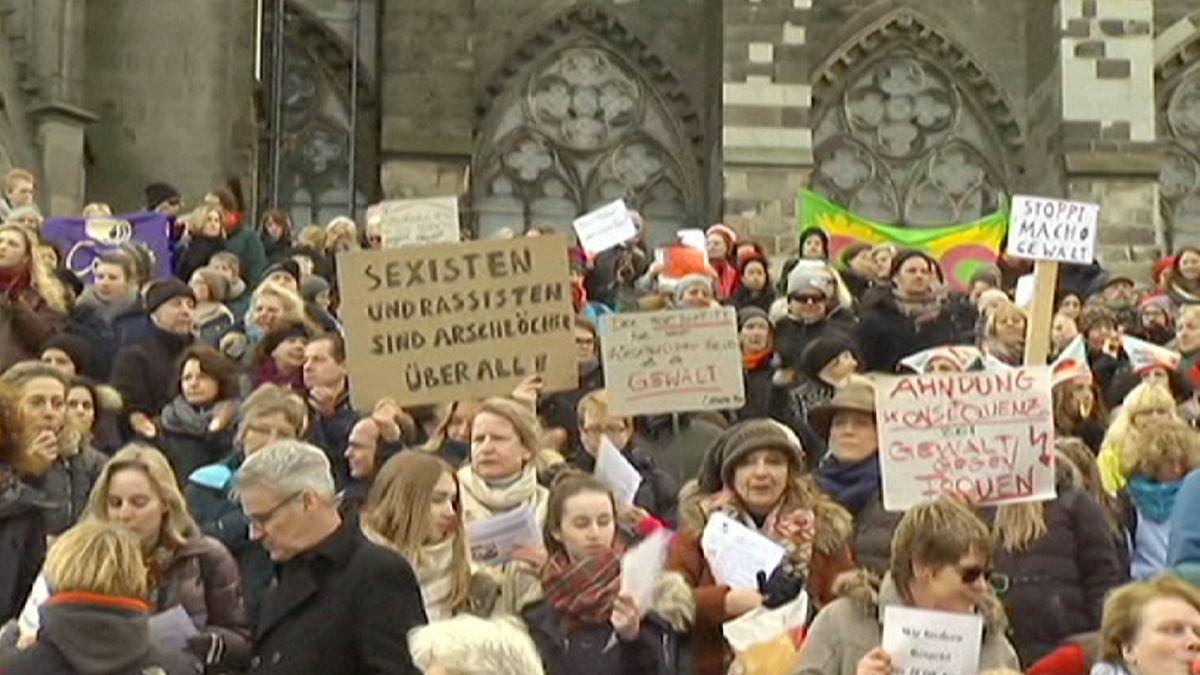 مئات النساء يتظاهرن ضد اعتداءات التحرش الجنسي في كولونيا