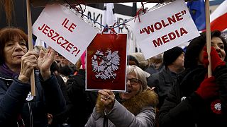 Manifestaciones en Polonia contra la polémica ley que refuerza el poder del Gobierno sobre los medios de comunicación públicos