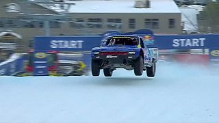 برايس مينزيز يفوز بسباق السيارات على الثلج بالولايات المتحدة
