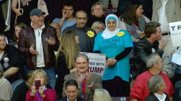 EUA: muçulmanos expulsos de sessão de campanha de Donald Trump EUA: muçulmanos expulsos de sessão de campanha de Donald Trump