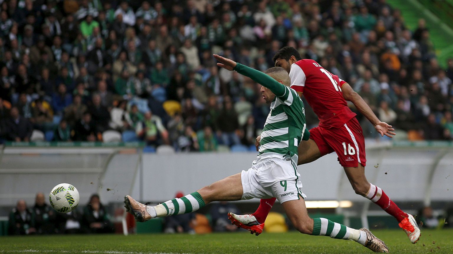Liga Portuguesa, J17: Sporting ganha à campeão, Porto e Benfica goleiam
