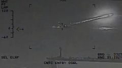 [Vidéo] Des navires iraniens tirent des missiles à proximité d'un porte-avions américain