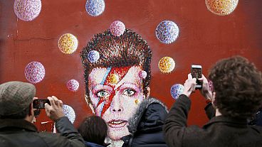 David Bowie: Social media overwhelmed with tributes