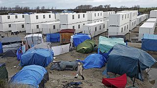 Dans la jungle de Calais, des containers pour les plus fragiles