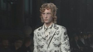 رحيل ديفيد باوي يلقي بظلاله على أسبوع الموضة للتشكيلات الرجالية في لندن