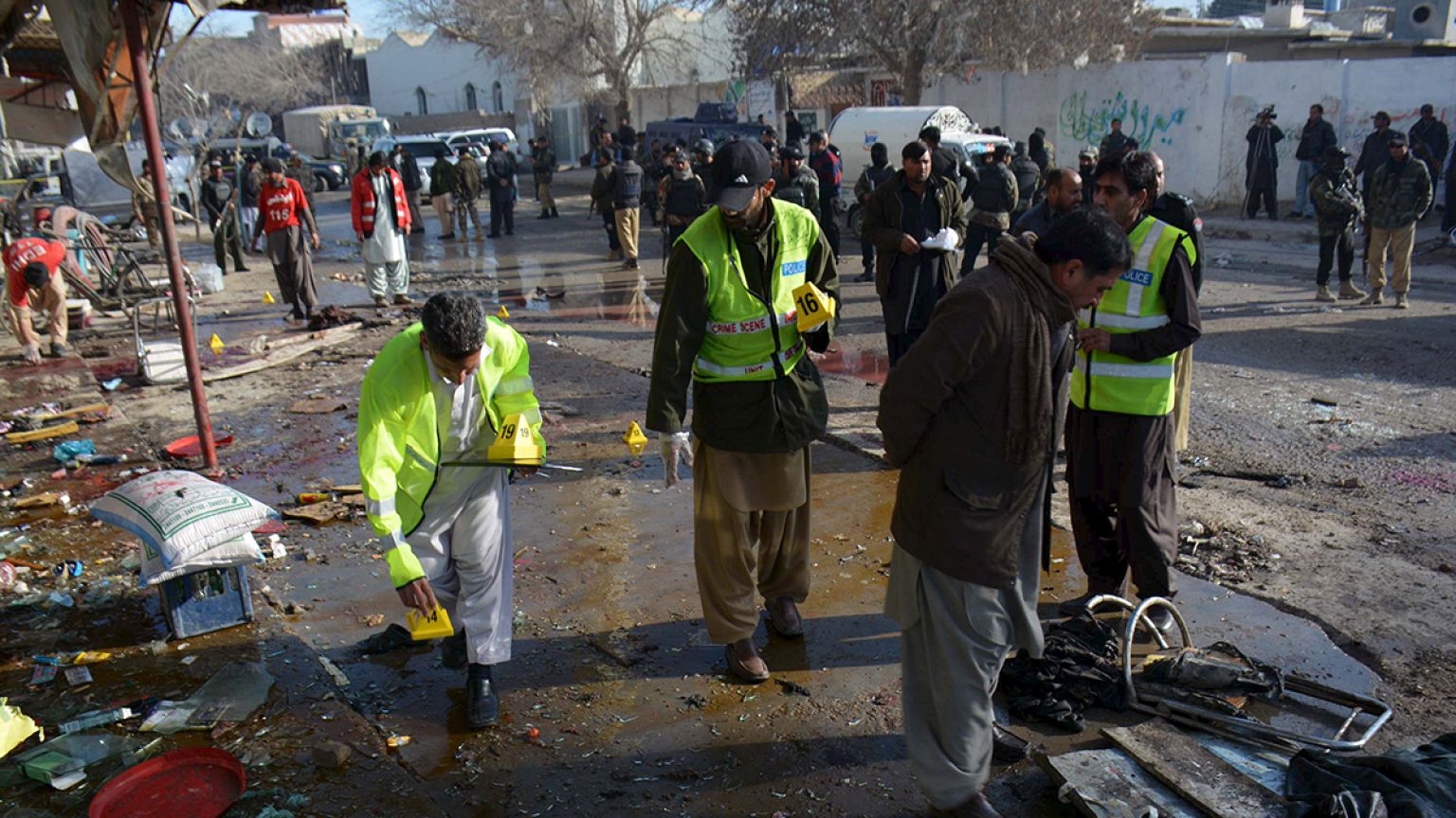 انفجار در برابر یک مرکز بهداشت در پاکستان جان ۱۵ نفر را گرفت