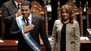 Guatemala: TV-Komiker als Präsident vereidigt