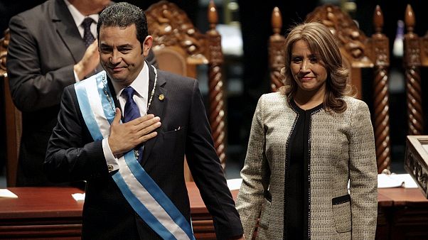 Guatemala: TV-Komiker als Präsident vereidigt Guatemala: TV-Komiker als Präsident vereidigt