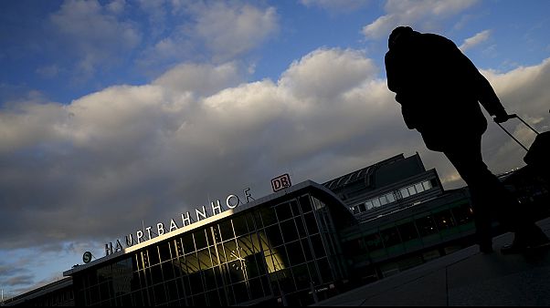 Γερμανία: «Βουτιά» για τη δημοτικότητα της Μέρκελ λόγω προσφυγικού Γερμανία: «Βουτιά» για τη δημοτικότητα της Μέρκελ λόγω προσφυγικού