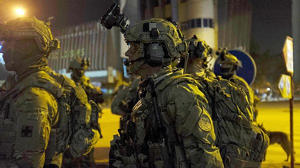 إنتهاء الهجوم على فندق ومقهى في واغادوغو مخلفا عشرات القتلى والجرحى ومقتل منفذي الهجوم إنتهاء الهجوم على فندق ومقهى في واغادوغو مخلفا عشرات القتلى والجرحى ومقتل منفذي الهجوم