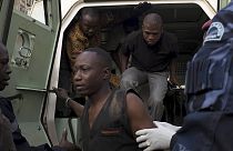 L'orrore di Ouagadougou nel racconto dei sopravvissuti: "Fingevamo di essere morti"