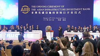 Parte la AIIB, la banca che vuole fare concorrenza a FMI e Banca mondiale