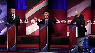 Clinton y Sanders mantienen un debate "a cara de perro", a dos semanas de los caucus de Iowa