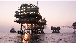 Нефть и рубль ушли вниз из-за Ирана
