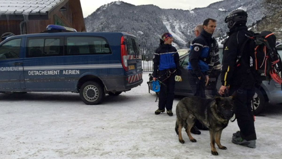 Avalanche kills five soldiers in French Alps
