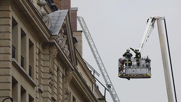 Paris Ritz Otel'de korkutan yangın Paris Ritz Otel'de korkutan yangın