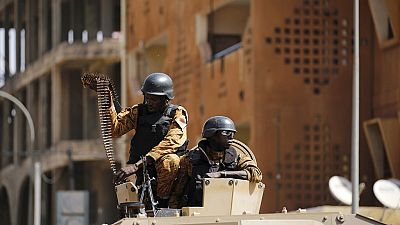 Attaques terroristes à Ouagadougou : 3 assaillants présumés "encore recherchés" (Manuel Valls)