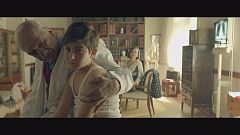 "Mythopathy": Tassos Boulmetis schwelgt in "sarkastischer Nostalgie"