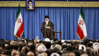 رهبر ایران: گفتم کسانی که نظام را قبول ندارند رأی دهند، نه اینکه آن ها را به مجلس بفرستند