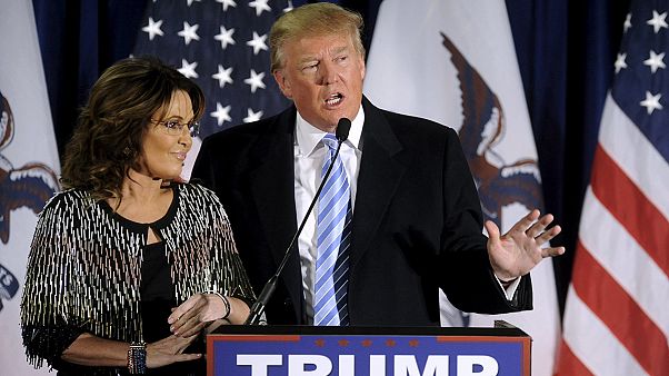 Sarah Palin soutient Donald Trump à la primaire républicaine Sarah Palin soutient Donald Trump à la primaire républicaine